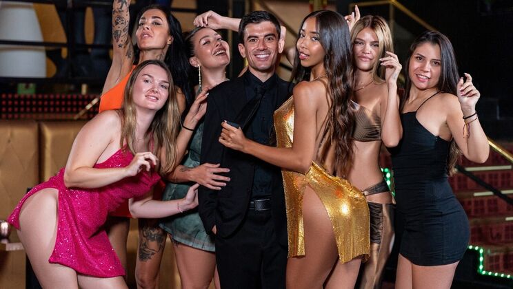 [Brazzers] - Public Indoor Fuck with Gagging Sounds - Jordi El Niño Polla - Lia Lin - Papi Rodriguez
